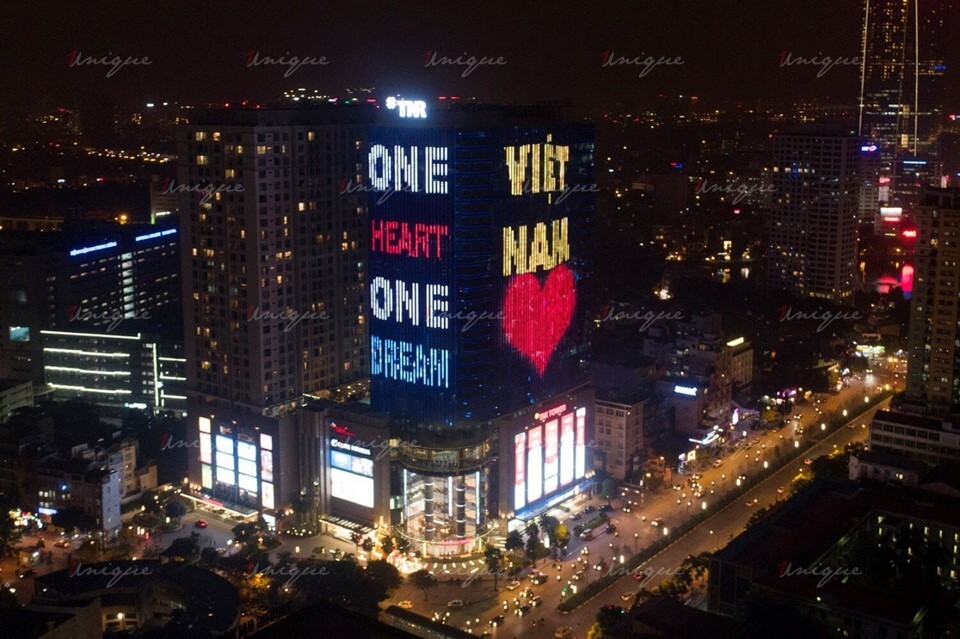 quảng cáo led building