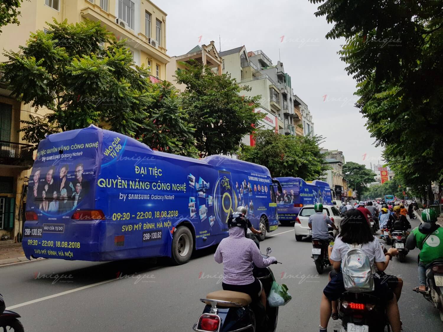 quảng cáo luxury roadshow của samsung