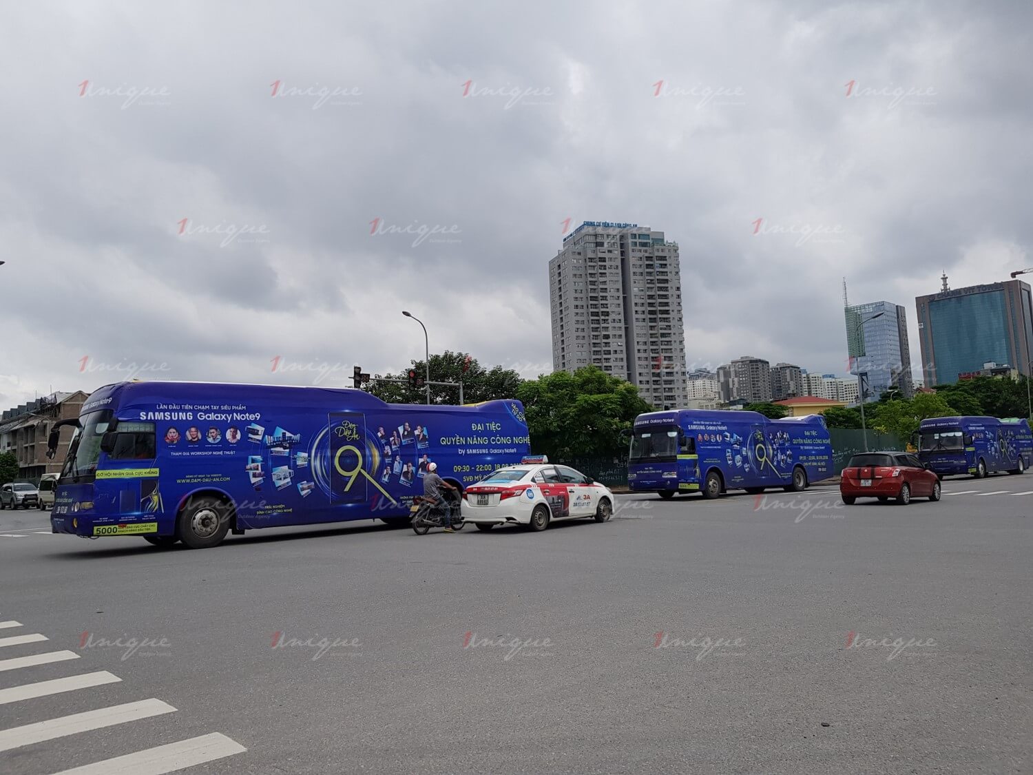 quảng cáo luxury roadshow của samsung